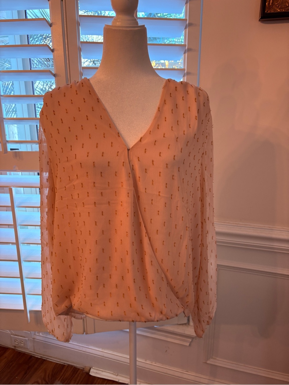 White House Black Market Blush Blouse with Gold Dot Accents size large - Picture 2 of 10